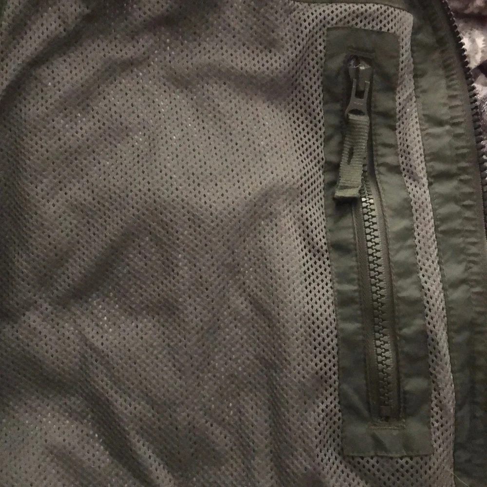 Men’s Gap Orange & Green Multi Zipper Utility Vest size XL